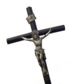 Croix en bois noirci sur pied à poser - XIXe siècle - 428 mm – Image 2