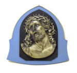 Tête de Christ sur fond bois bleu - A suspendre - Vers 1950