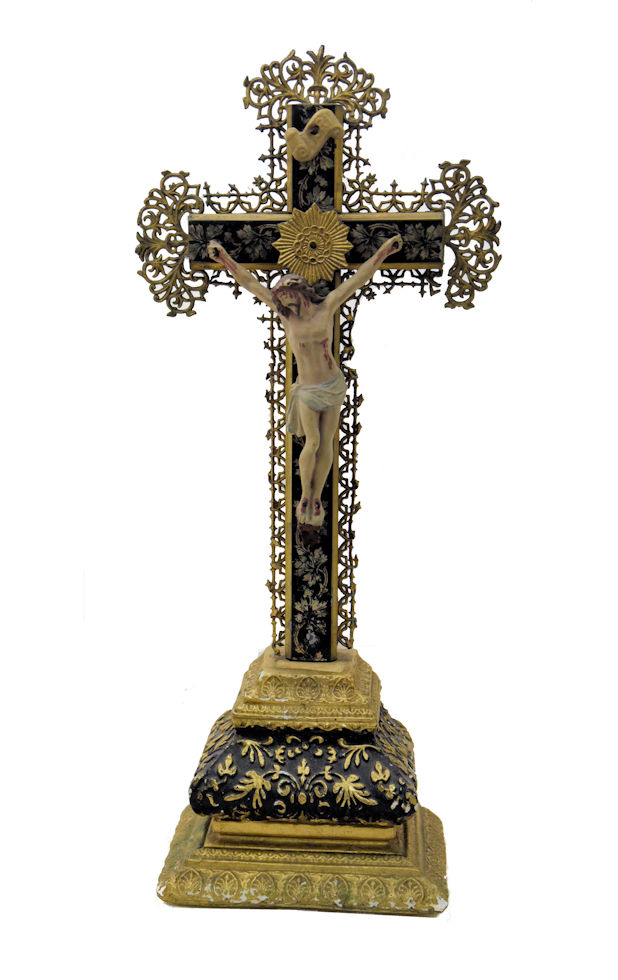 Superbe crucifix à dorure et découpe de métal – Style Napoléon III