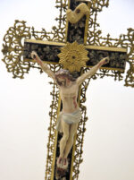 Superbe crucifix à dorure et découpe de métal - Style Napoléon III – Image 2