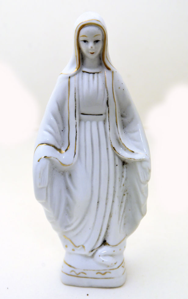 Statue de la Sainte Vierge Marie en porcelaine ancienne